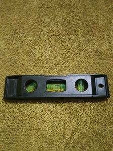 Magnetic Level - 6 Inch Bubble Measuring Tool