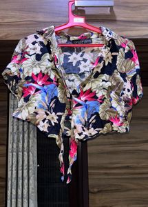 Floral Print Tie-Front Crop Top
