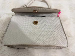 Yousta Chic Textured Crossbody Bag