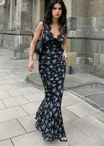 Newmee Floral Lace Maxi Dress