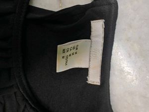 H&amp;M Chic Black Gathered Neck Top