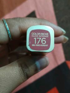 L'Oreal Luxurious Satin Lipstick