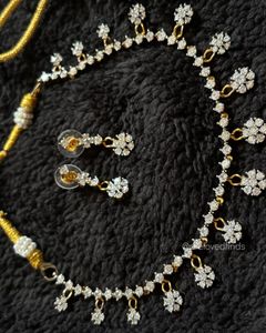 Sparkling Necklace &amp; Earring Set