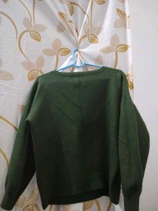 Cozy V-Neck green sweater 💚