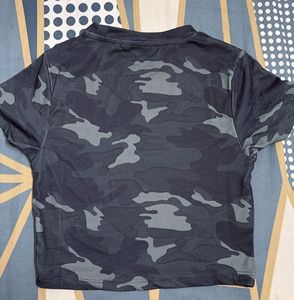 Camo Print Cropped T-Shirt