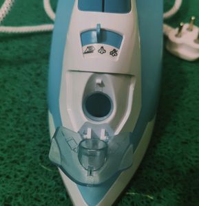 Orient Electric Fabrifeel Iron . Like New.. Good