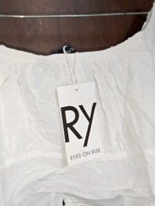 Chic White Ruched Crop Top no 140