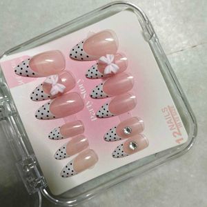Cute Polka Dot False Nails