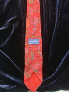 Vibrant Floral Print Tie