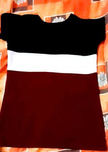 Trendy Fashionable Women's Tops And Tunics🤩