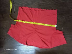 Cute Red Lettuce Trim Cropped Top