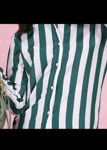 Striped Satin t shart no offer please 🙏