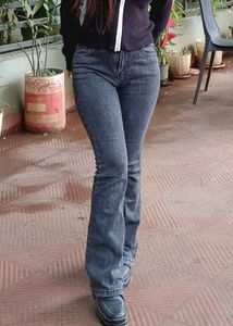 High rise bootcut / flared jeans