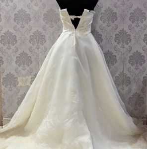 Elegant Strapless Wedding Gown