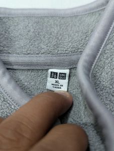 Uniqlo Men's Grey Fleece Jacket
