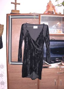 Elegant Black Velvet Mini Dress