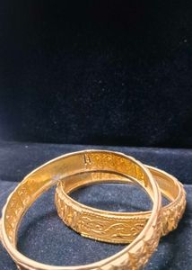 Elegant Gold Bangles Set
