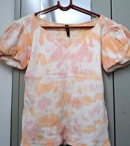 Tie-Dye Puff Sleeve Top
