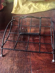 Metal napkins holder