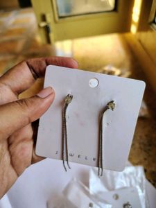 Savana Sparkling Leaf Dangle Earrings