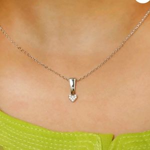 Shining Heart Silver Chain With Pendant