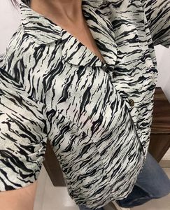 🌈Animal Print Button-Up Shirt 🩷