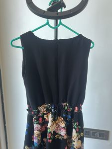 Chic Black Floral Dress midi