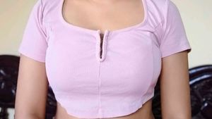 Trendy Cropped Ribbed Top
