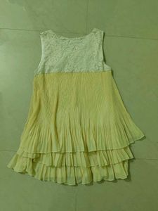 Chic Ruffled Yellow Sleeveless Top