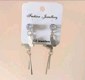 Elegant Leaf Design Earrings