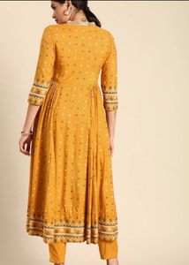 Elegant Mustard Yellow Kurta Set