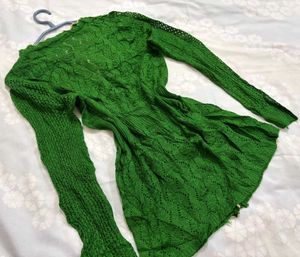 🌷New With Tag Green Top O