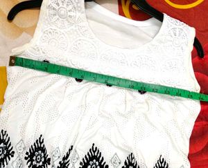 Stylish White Sleeveless Tunic Top