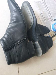 Chic Black Leather Ankle Boots