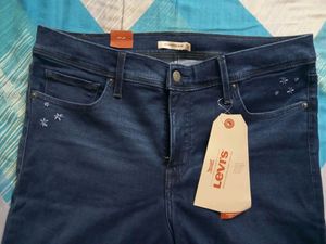 FIXED Price --levis midrise jeans