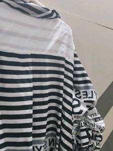 Unique Graphic Print Tunic Top