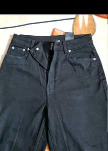 H&amp;M Black High-Waisted Mom Jeans