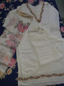 Elegant White Embroidered Kurti set