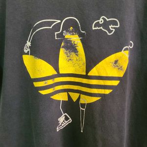 Vintage Adidas (Made in Canada) Tee 🏴‍☠️🔥