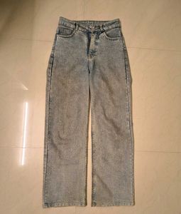 Light Wash Straight Leg Jeans