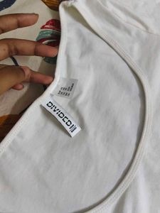 White top 🤍
