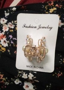 Elegant Pearl &amp; Crystal Hair Claw
