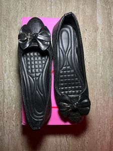 Black Bow Flats