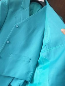 brand new👌👔😻🎩😊📦📣Vibrant Teal Suit Set