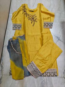 Kurta Set With Pant N Dupatta