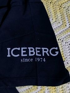 vintage Iceberg Daffy Duck Graphic T-Shirt
