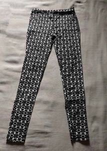 Stylish Women’s Jeggings – Red &amp; Black-White Graph