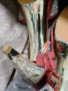 Sparkling Red Strappy Sandals 👠👠