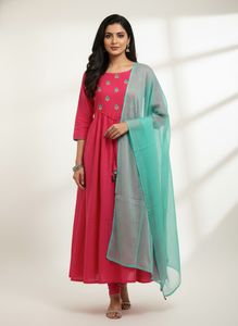 Elegant UsedRaniPinkEmbroidered KurtaSet WithChudi