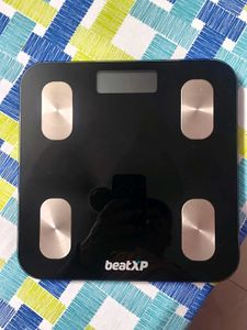 BeatXp smart scale with weight and fat analyser